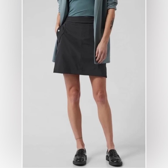 Athleta Vienna Cargo Skort - Picture 1 of 9